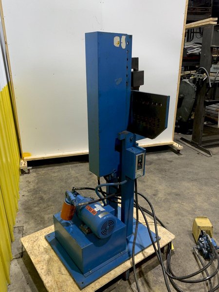 2 HP RICHARDS VERTICAL / HORIZONTAL RAM-TYPE HYDRAULIC BENDER: STOCK #16193