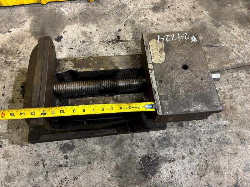12" X 12" MACHINIST MILL VISE: YOBRO #24224