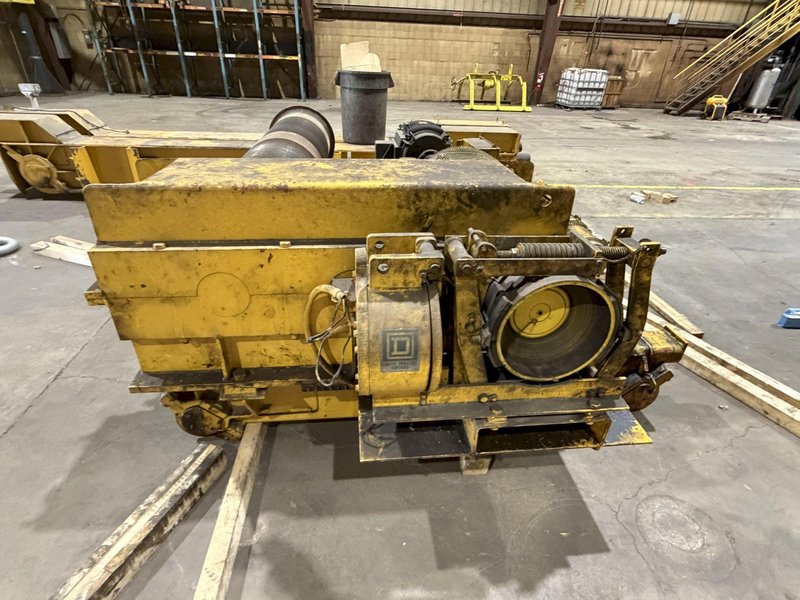 30 TON X 61'8" SPAN ZENAR OVERHEAD BRIDGE CRANE. STOCK # 0983926