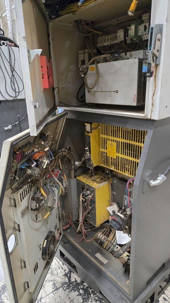 FANUC – R2000IB/210 W/ R-30IA Controls USED