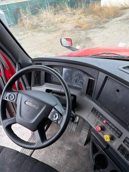 2020 Freightliner Cascadia 1FUJHHDV0LLLC1688