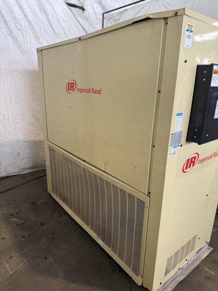 1,000 CFM INGERSOLL RAND NVC1000A400 REFRIGERATED COMPRESSED AIR DRYER. STOCK # 0888325