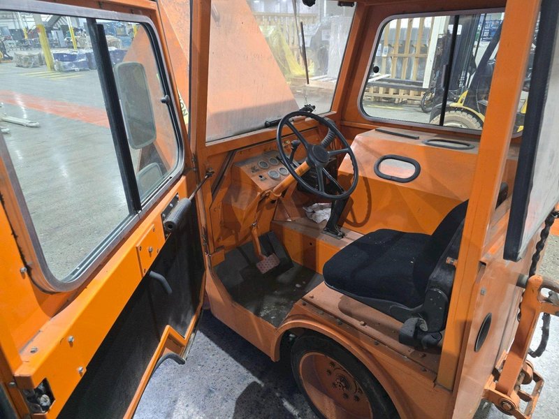 TUG MG30-7LP2 PROPANE TUG USED MISSING PARTS