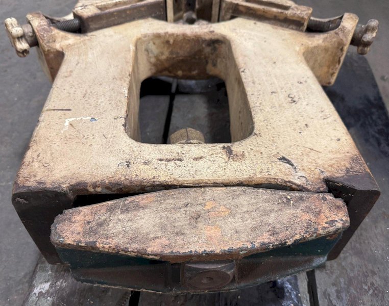 Lodge &amp; Shipley Steady Rest, 32&quot; Swing, 8&quot; Hole, Off of Model 2516/27 Powerturn