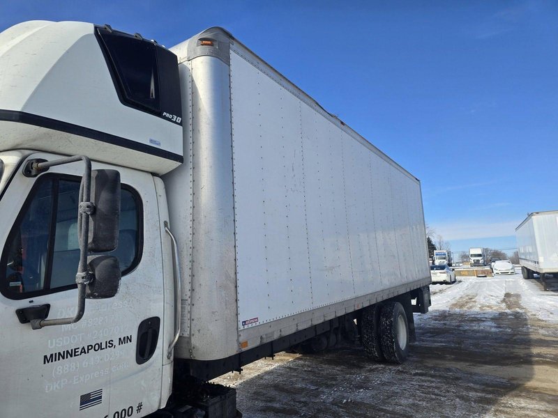 Freightliner M2 Straight Box Truck – Expeditor w/ Liftgate, 2015