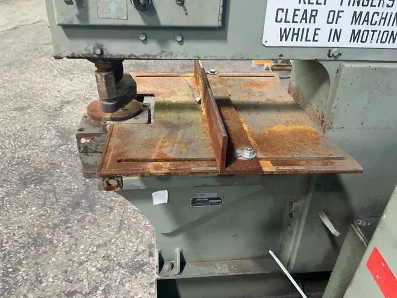 MEGA MANUFACTURING INC. 10 HP PIRANHA HYDRAULIC PUNCH