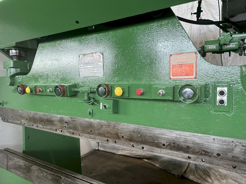 150 TON X 10' CHICAGO 810R MECHANICAL PRESS BRAKE. STOCK # 0641923