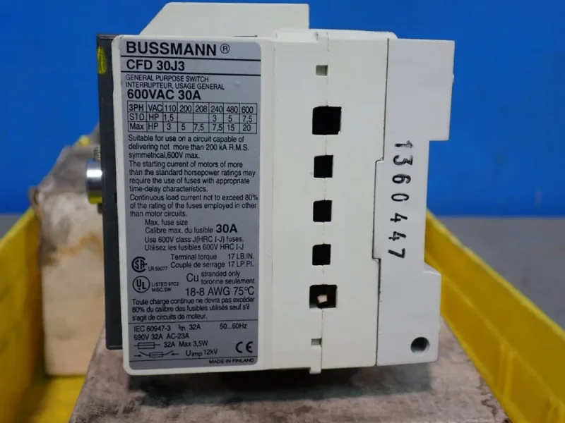 COOPER BUSSMAN 20 HP FUSIBLE SWITCHES  -  CFD30J3