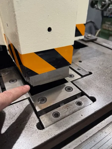 CHICAGO D&amp;K HN-25 ¼” Hydraulic Notcher USA #8134