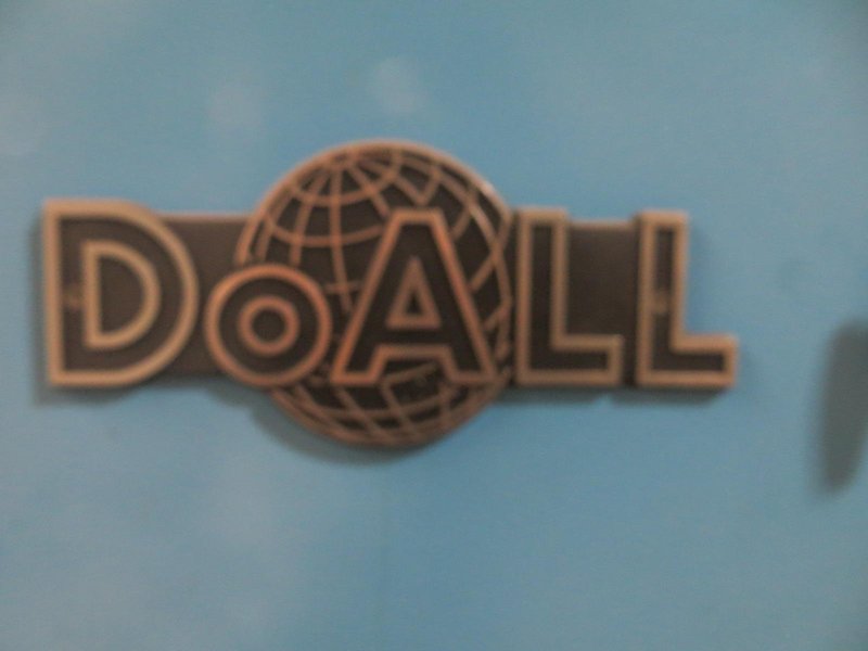 DoAll 3613-1 Vertical Band Saw, 36&quot; Throat, 30-1/2&quot; x 24&quot; Table, Work Light- Auction Item