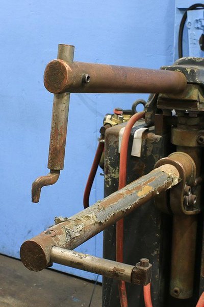 30 KVA TAYLOR-WINFIELD ROCKER TYPE SPOT WELDER  MODEL AR 33-24