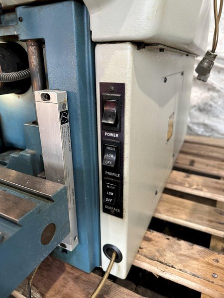 DELTRONIC DH14-MPC OPTICAL COMPARATOR. STOCK # 0524423