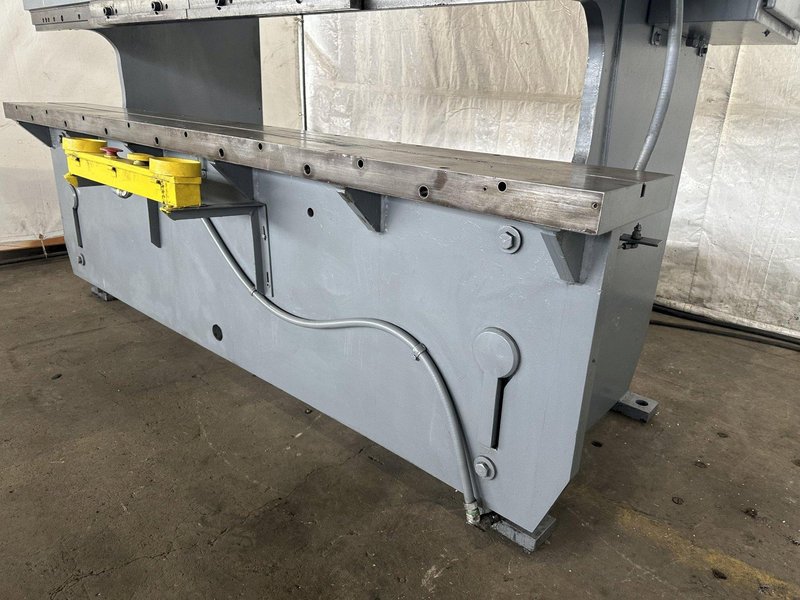 55 TON X 8' PACIFIC J55-8 HYDRAULIC PRESS BRAKE. STOCK # 0305620