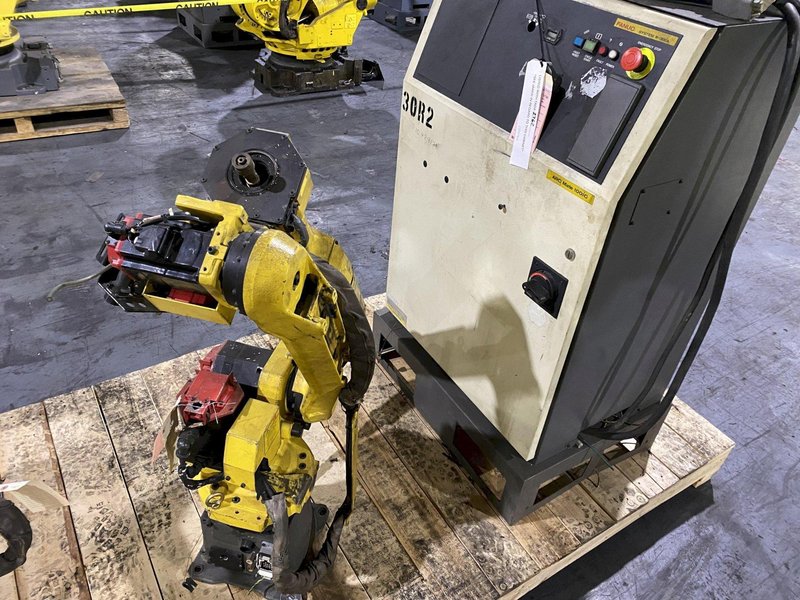 FANUC – ArcMate 100iC/6L w/ R-30iA Controls PARTS ONLY