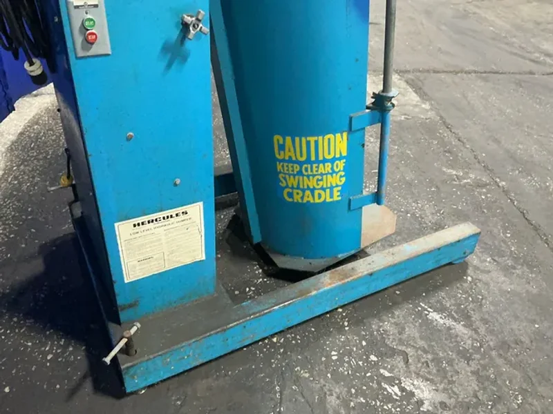 HERCULES INDUSTRIES 750 LBS LOW LEVEL HYDRAULIC DUMPER  -  HI-114-C1868