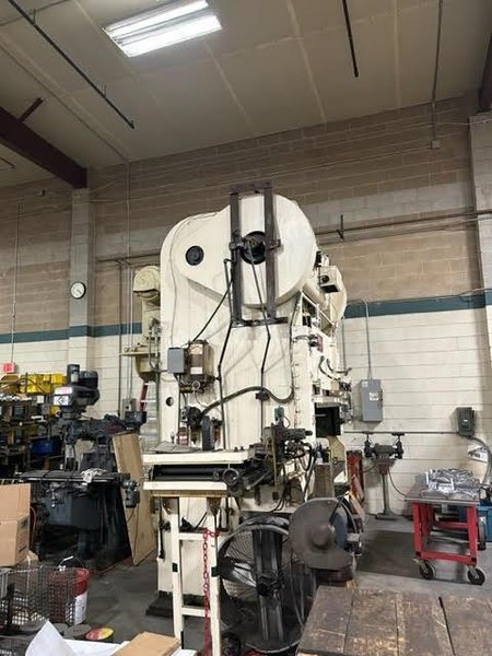 150 Ton Chicago Dreis &amp; Krump SS-150-30-60 Straight Side Press, 1965 – Under Power, Feeder