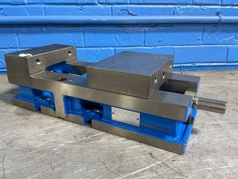 Kurt  6” Vise - 3600v