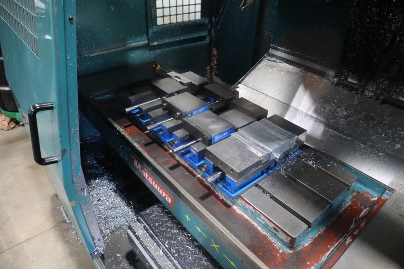 Matsuura MC-800VF CNC Vertical Machining Center, Yasnac i80 CNC, CT40, 8K RPM, 30 ATC - Auction Item