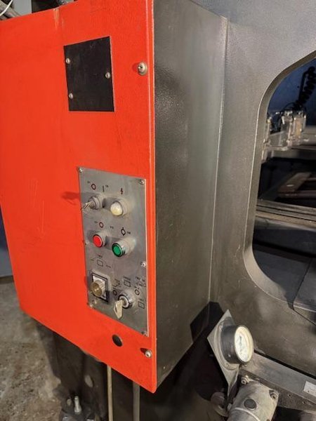 100 Ton x 10′ Amada RG 100S CNC Press Brake, 1991