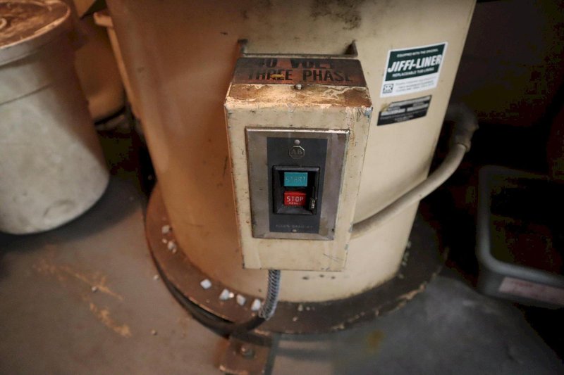 Rampe Finishing Bowl Vibratory Deburrer Finisher with Buckets of Extra Media- Auction Item