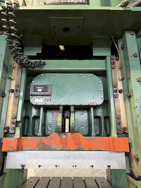 150 TON MINSTER E2-150-42-30 HEVI-STAMPER STRAIGHT SIDE PRESS. STOCK # 0882825