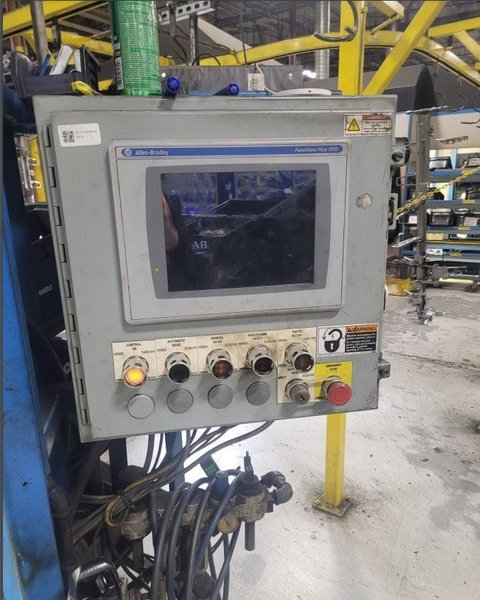 Miller Performarc 3-Arm Robotic Weld Cell, 2014 – Panasonic TA1600 Robots