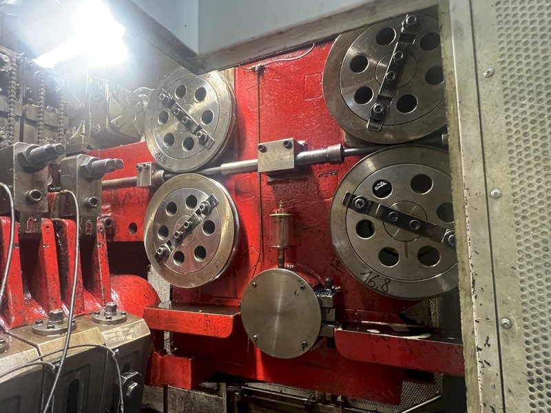 Chun-Zu Model CBP-165S Five Die Bolt Former