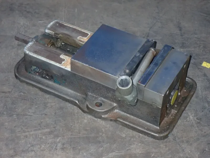 KURT 6" VISE