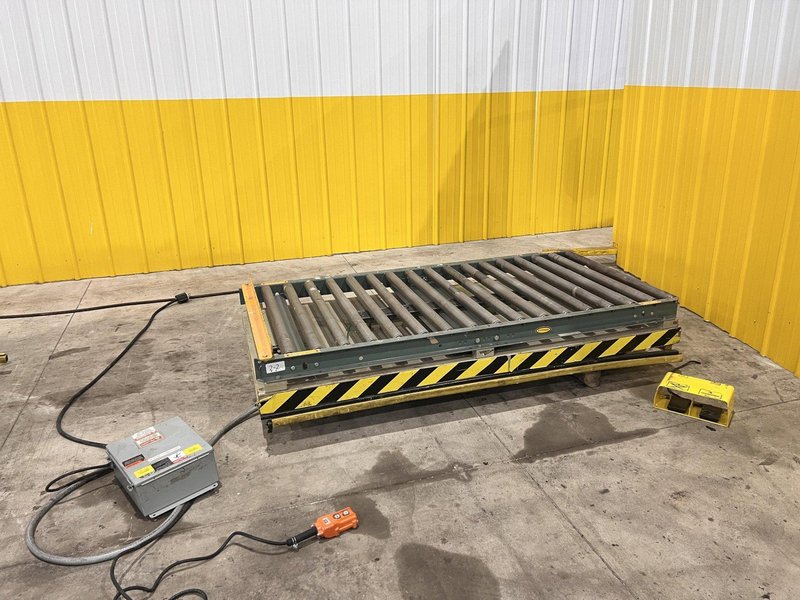 4,000 LB X 72" X 36" SOUTHWORTH MODEL #LS4-36 HYDRALUIC LIFT TABLE WITH ROLLER TOP: STOCK #20907