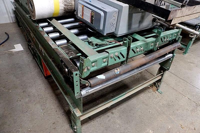 42" WIDE x 25 FEET ROACH POWER DRIVEN ROLLER / BELT CONVEYOR, WITH VFD DRIVE: YOBRO #24712
