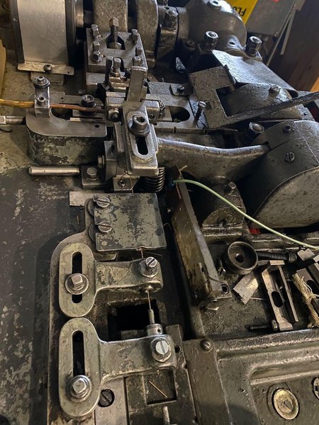 Buendgens Model USS Precision Cutoff Pin Machine