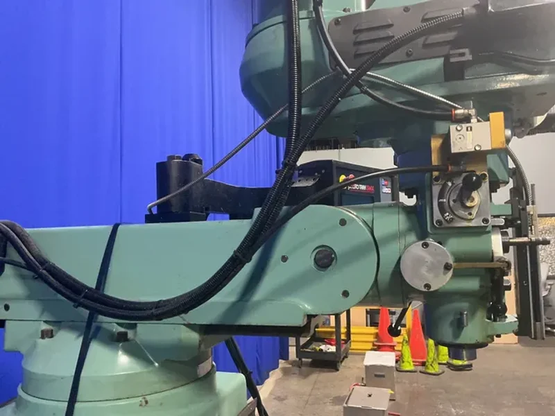 SOUTHWESTERN INDUSTRIES 10” x 50” VERTICAL MILL   -  TRAK K3SX
