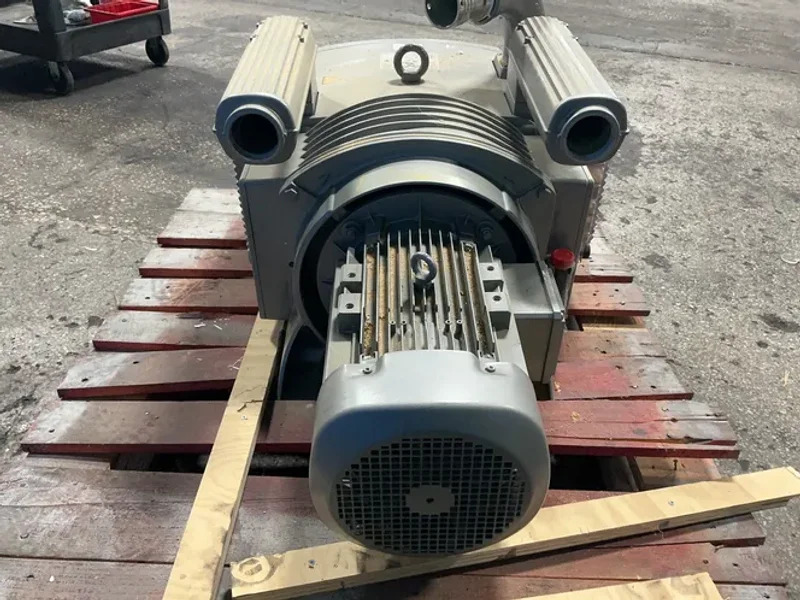 BECKER 5.5 / 6.4 KW ROTARY VANE VACUUM PUMP  -  VTLF2.250/0-79