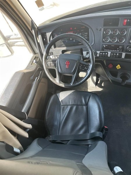 2022 Kenworth T680 1XKYD49X5NJ499897