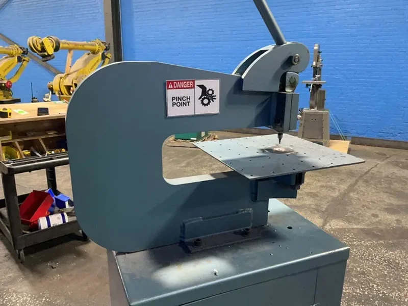ROPER WHITNEY, CO 4 TON SHEET METAL PUNCH MACHINE   -  218
