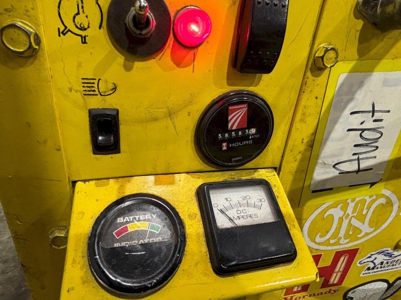 36 VOLT CUSHMAN MODEL 898361 STOCK CHASER/TUGGER CART: YOBRO #24655