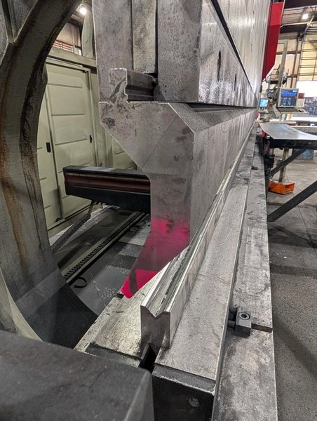 500 Ton x 20′ Accurpress 450020 CNC Press Brake, 2018 – Accel Package, 6 Axis Backgauge