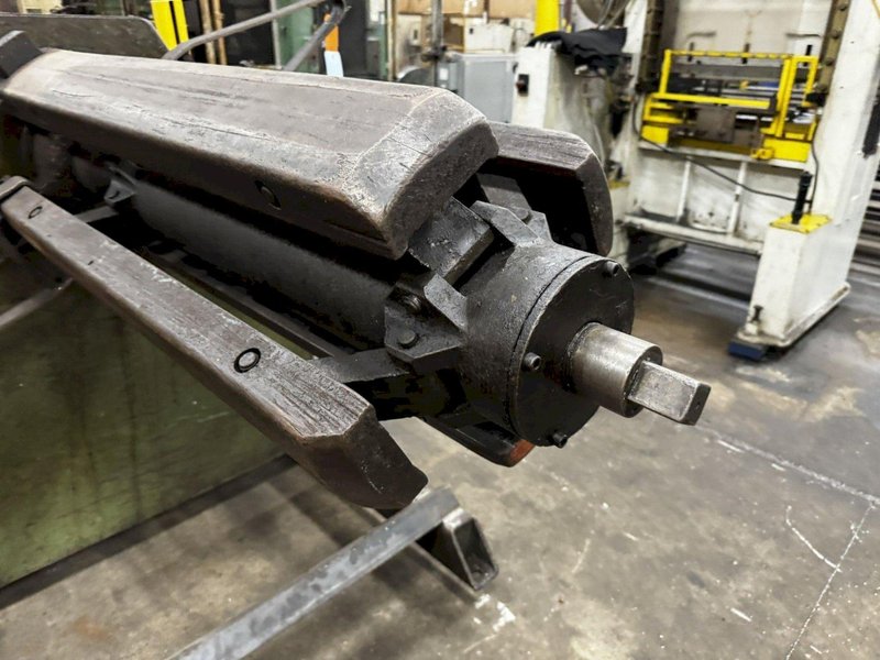 5,000 LB X 36&quot; EGAN M1001-36 UNCOILER. STOCK # 0884025