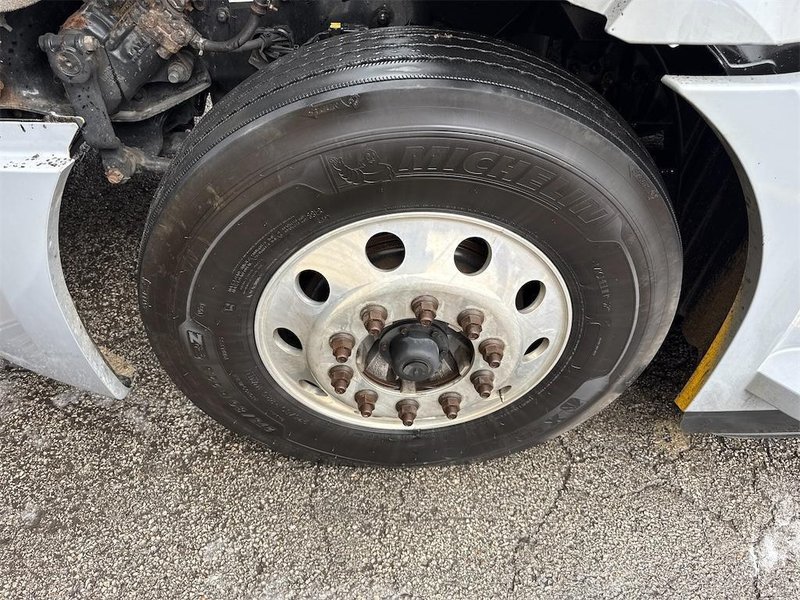 2021 Freightliner PT126SLP - Cascadia 3AKJHHDR2MSMY4212