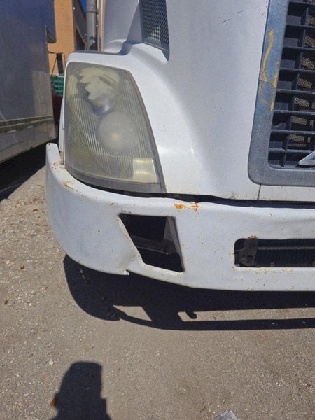 Volvo VNL Tri-Axle Dump Truck, 2012 – Volvo D13