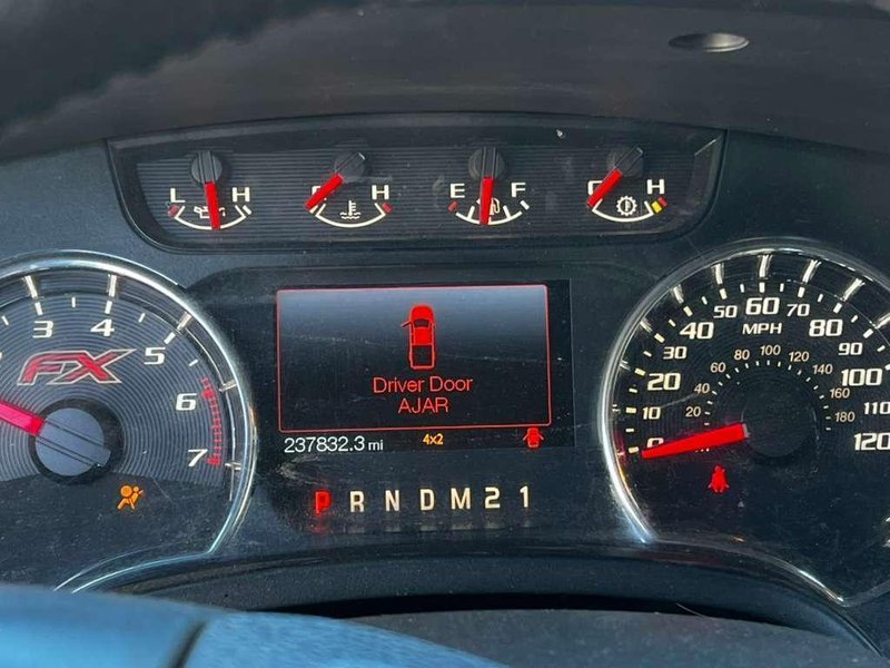 Ford F-150 Pickup Truck, 2014 – 237,832 Miles, Automatic, Full-Size Work Truck