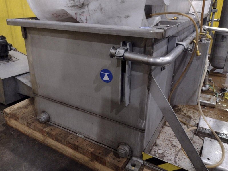 CRYSTAL FILTRATION CONTINUOUS FILTER COOLANT SYSTEM, WITH DRAG-OUT CONVEYOR : YOBRO #25069