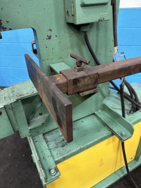 40 TON IRON CRAFTER HYDRAULIC C FRAME PUNCH:  STOCK #77244