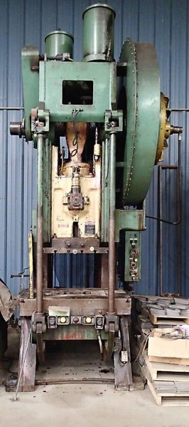 150 Ton Clearing OBI Press, Model 150-P-701- Air Clutch, 6″ Stroke, 21.5″ Shut