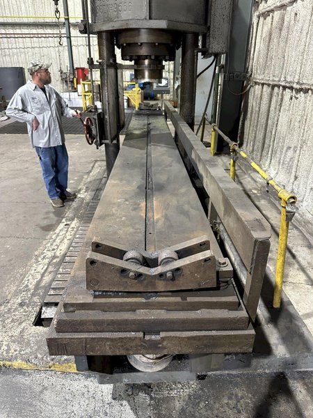 400 TON X 18' VERSON TRAVELING HEAD HYDRAULIC STRAIGHTENING PRESS: STOCK #23095