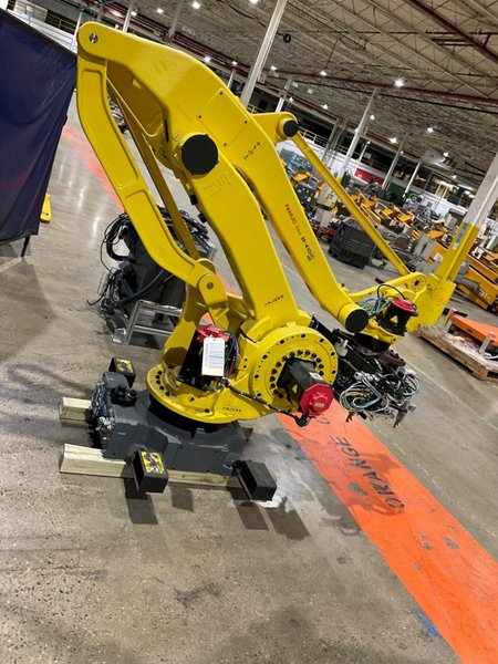 FANUC M-410IC/185 ROBOT W R-30IB PLUS CONTROLLER USED