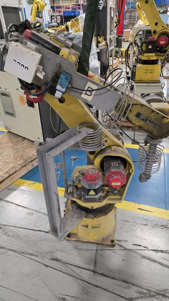 FANUC M-16IB/20 + R-J3IB ROBOT ARM AND CONTROL PANEL USED