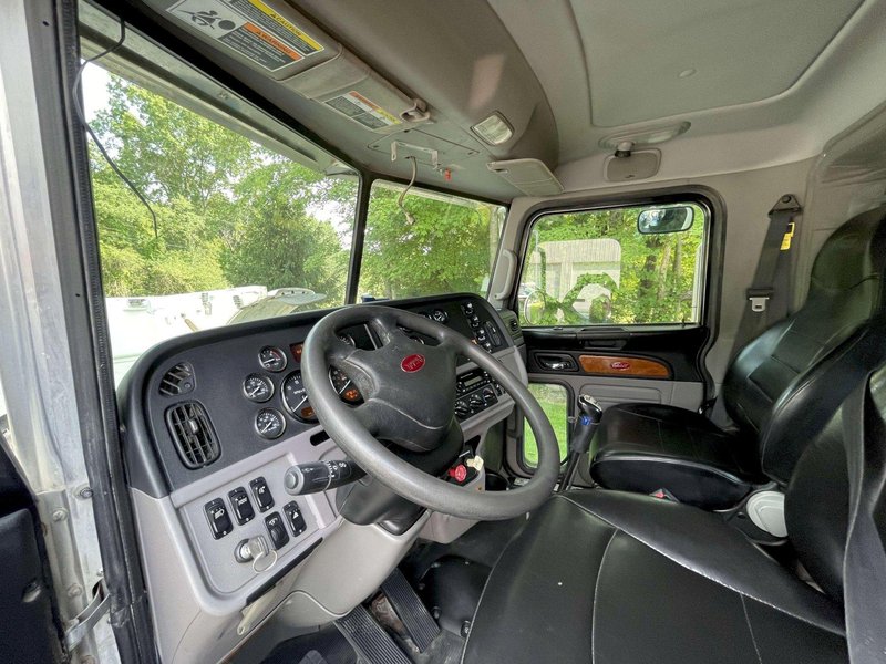 2011 Peterbilt 367 Flat Top 
w/36” Sleeper and an Air Compressor