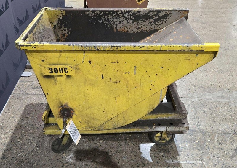 SELF DUMPING HOPPER USED
