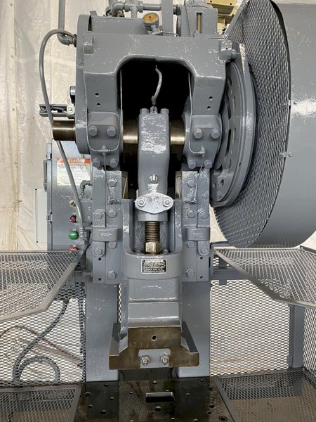 32 TON MINSTER #4 OBI PRESS. STOCK # 0328126